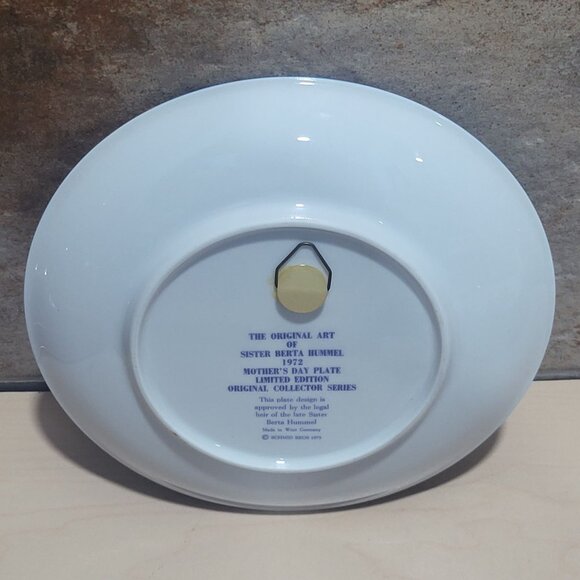 Schmid Hummel Mothers Day 1972 Limited Edition Decorative Wall Hanging Plate - Picture 4 of 11